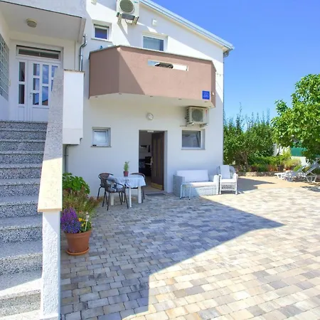 Nena Apartman Krk Town